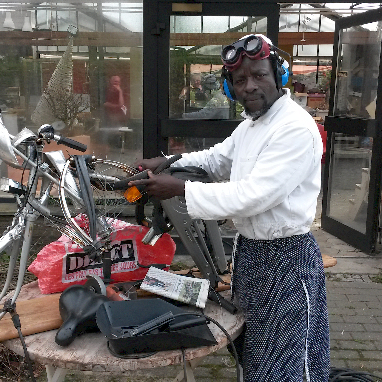 Dilomprizulike 的圍裙