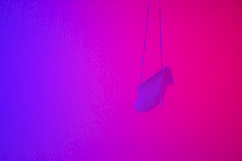 ⼝口袋的政治 <br>The Politics of Pockets